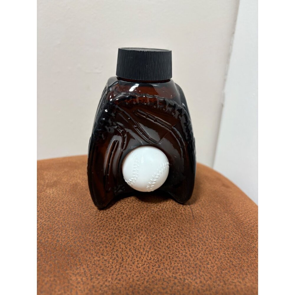VINTAGE AVON BASEBALL GLOVE & BALL LIQUID HAIR TRAINER 5FL.OZ DECANTER